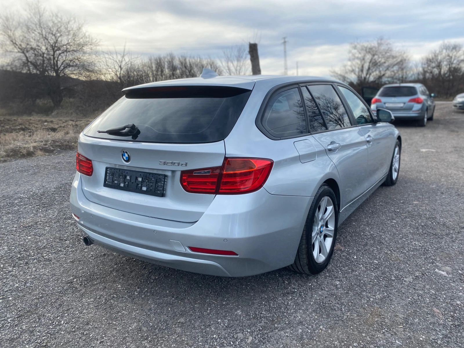 BMW 320  - изображение 5