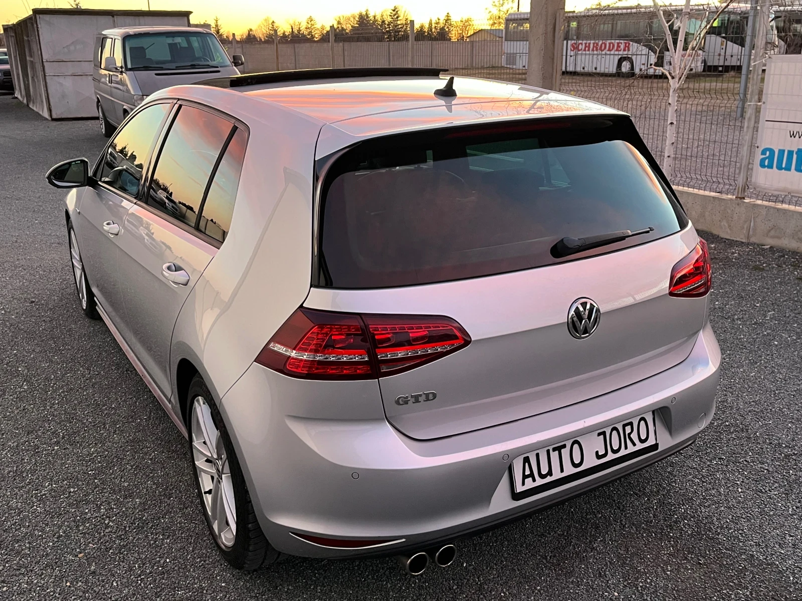 VW Golf 2.0GTD-Автоматик - изображение 3