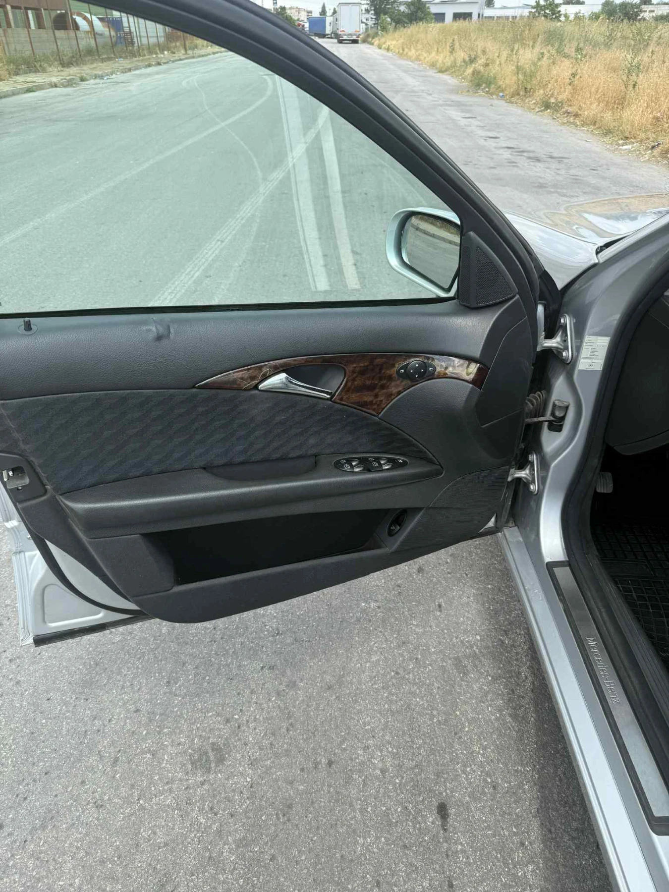 Mercedes-Benz E 320 4-matic - изображение 3