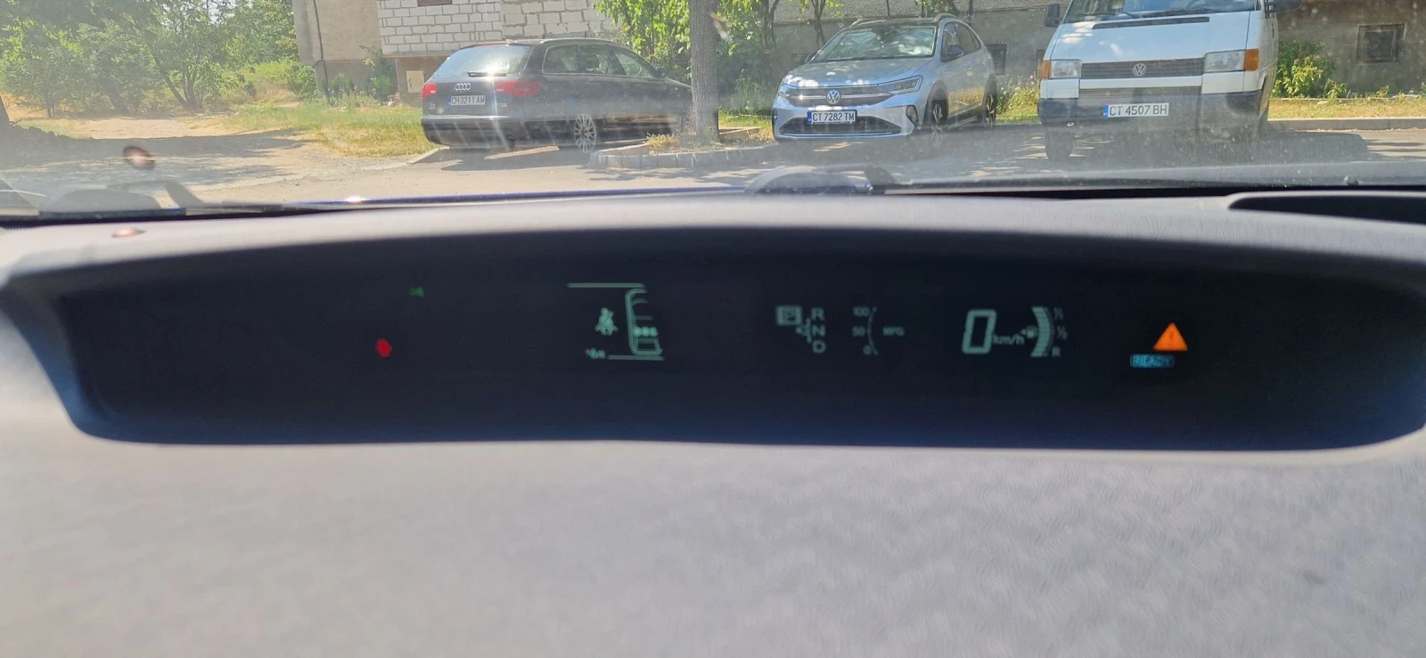 Toyota Prius Хибрид - изображение 6
