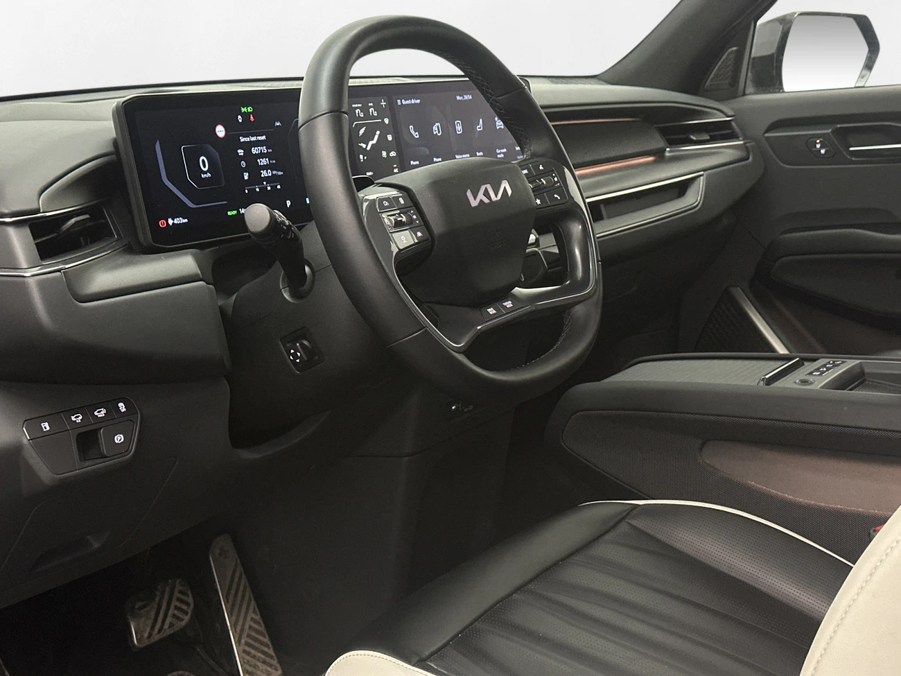 Kia EV9 9.8 kWh* GT-Line* 7-sits* CCS* Pano* 360 - изображение 10