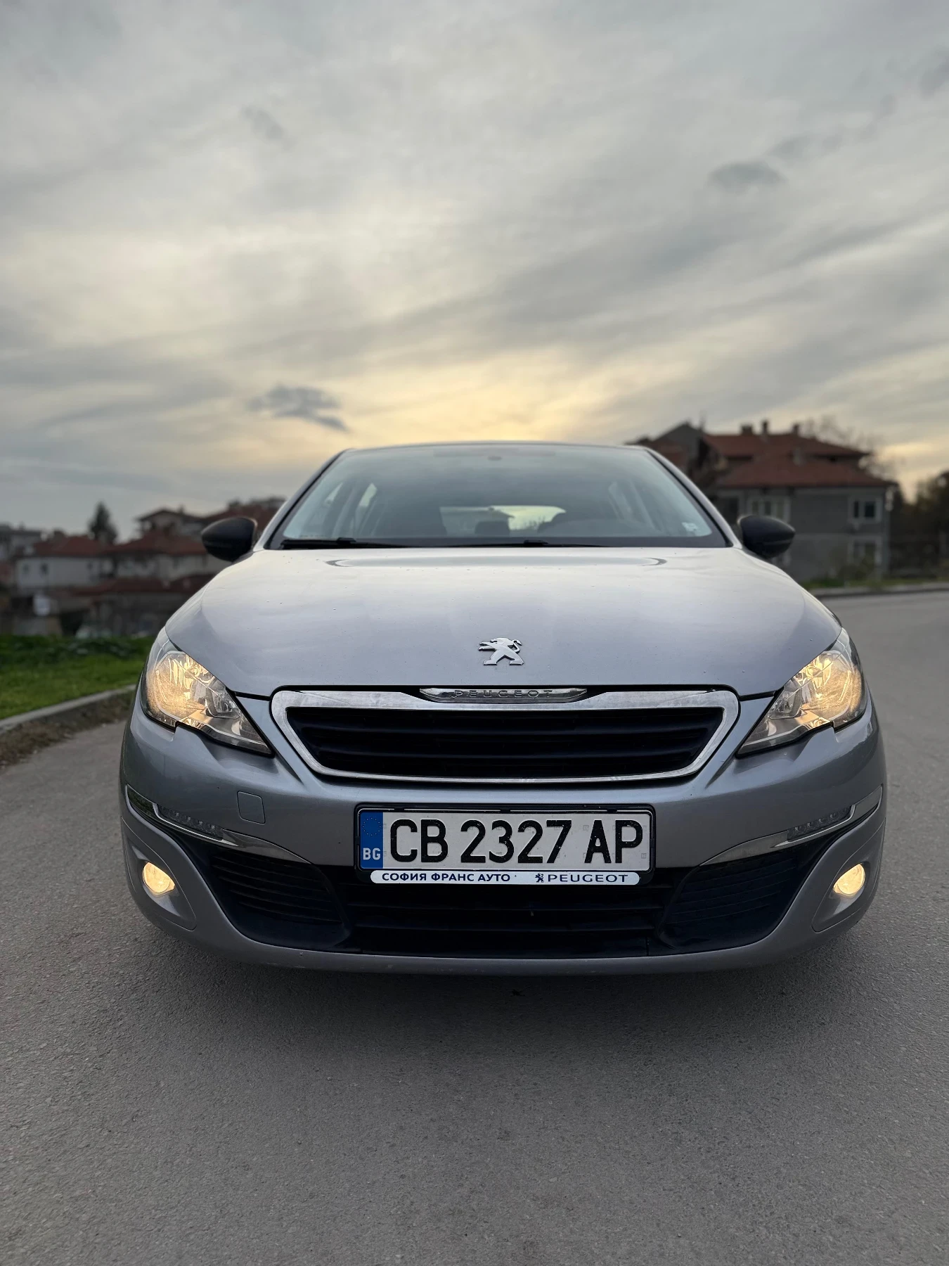 Peugeot 308 1.6 BlueHdi 120hp 4-5л/100км 161000км Редовна - изображение 8