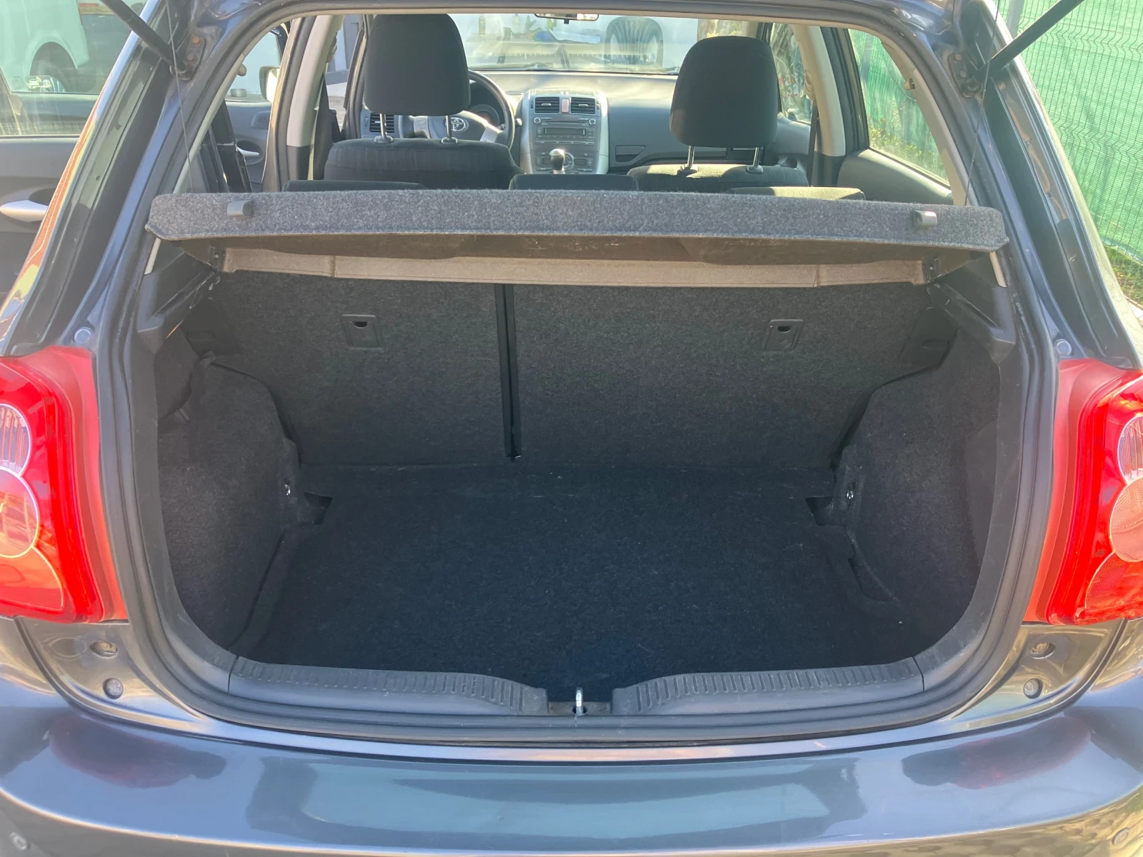 Toyota Auris 1.6/Отличен, снимка 8 - Автомобили и джипове - 53799905