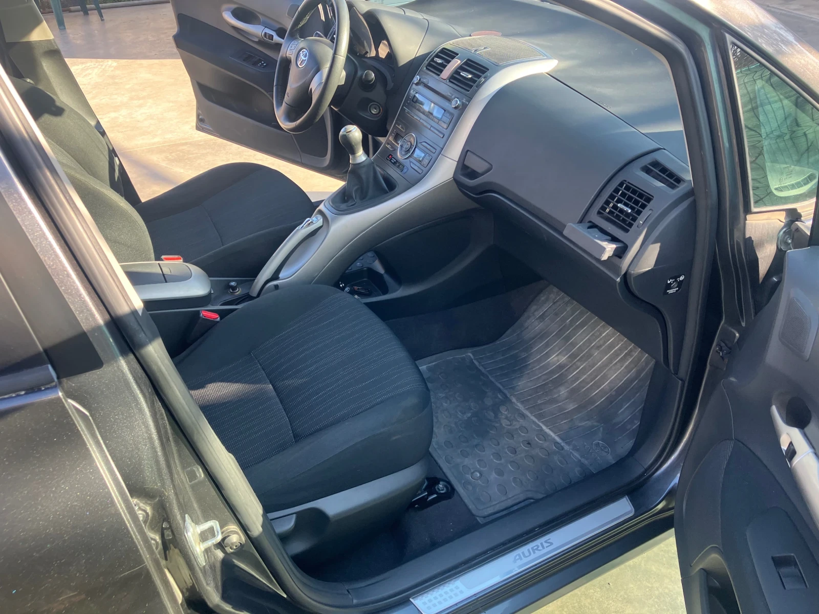 Toyota Auris 1.6/Отличен, снимка 7 - Автомобили и джипове - 53799905