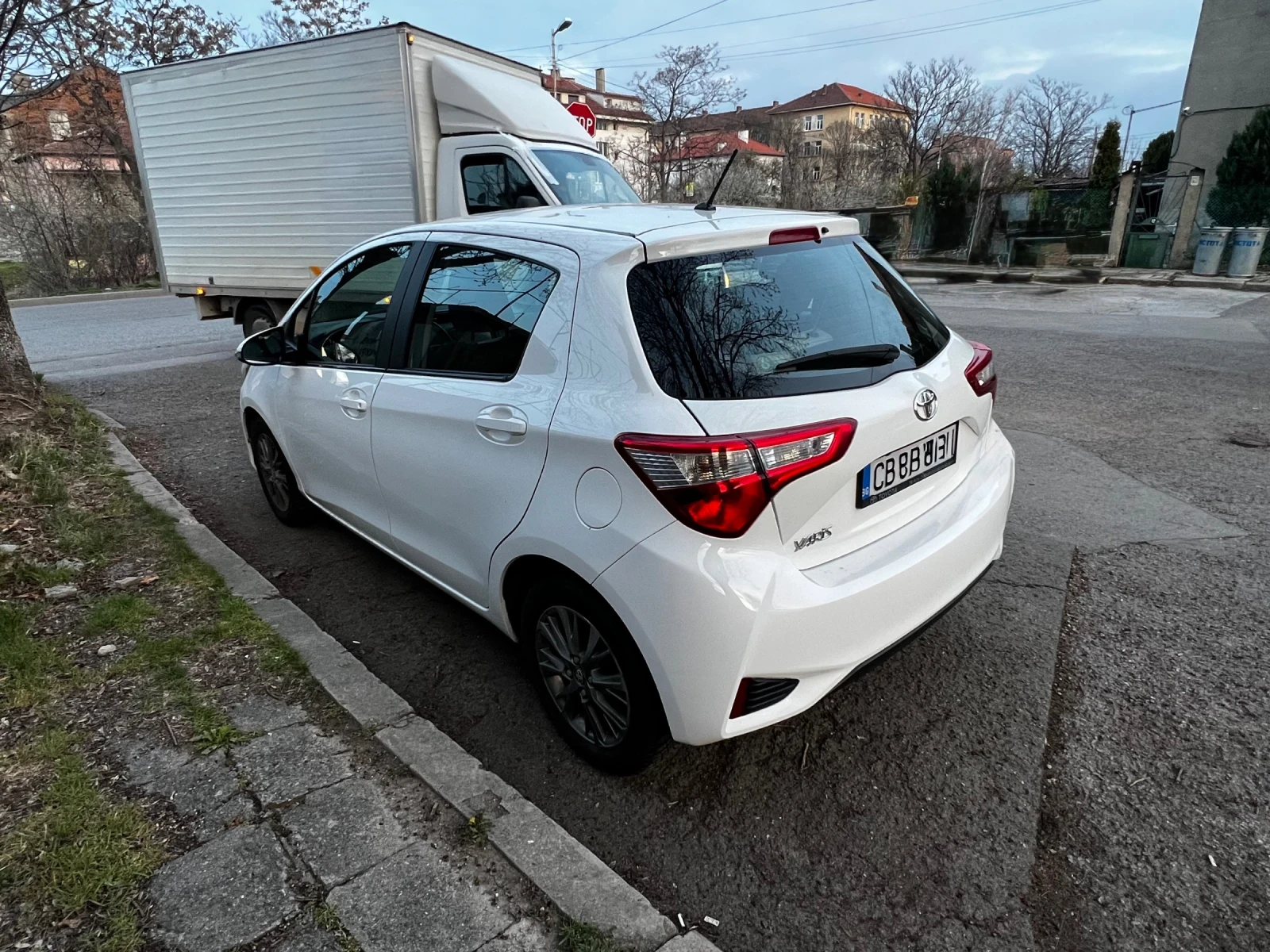 Toyota Yaris, снимка 7 - Автомобили и джипове - 54049574