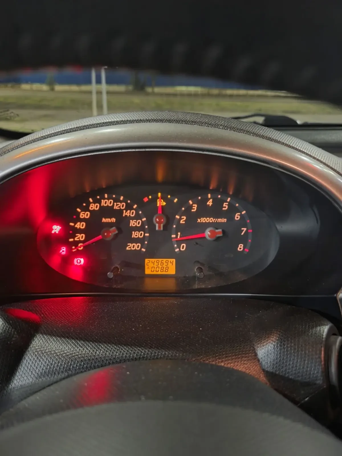 Nissan Micra 1.4 88к.с.безключов достъп, снимка 10 - Автомобили и джипове - 54458439