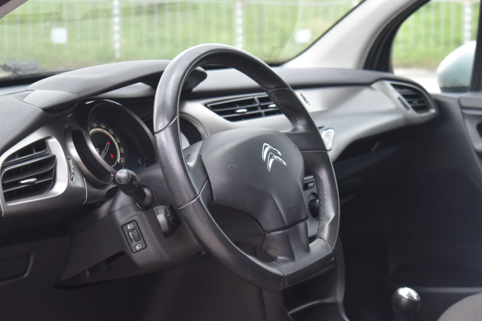 Citroen C3, снимка 8 - Автомобили и джипове - 54652684