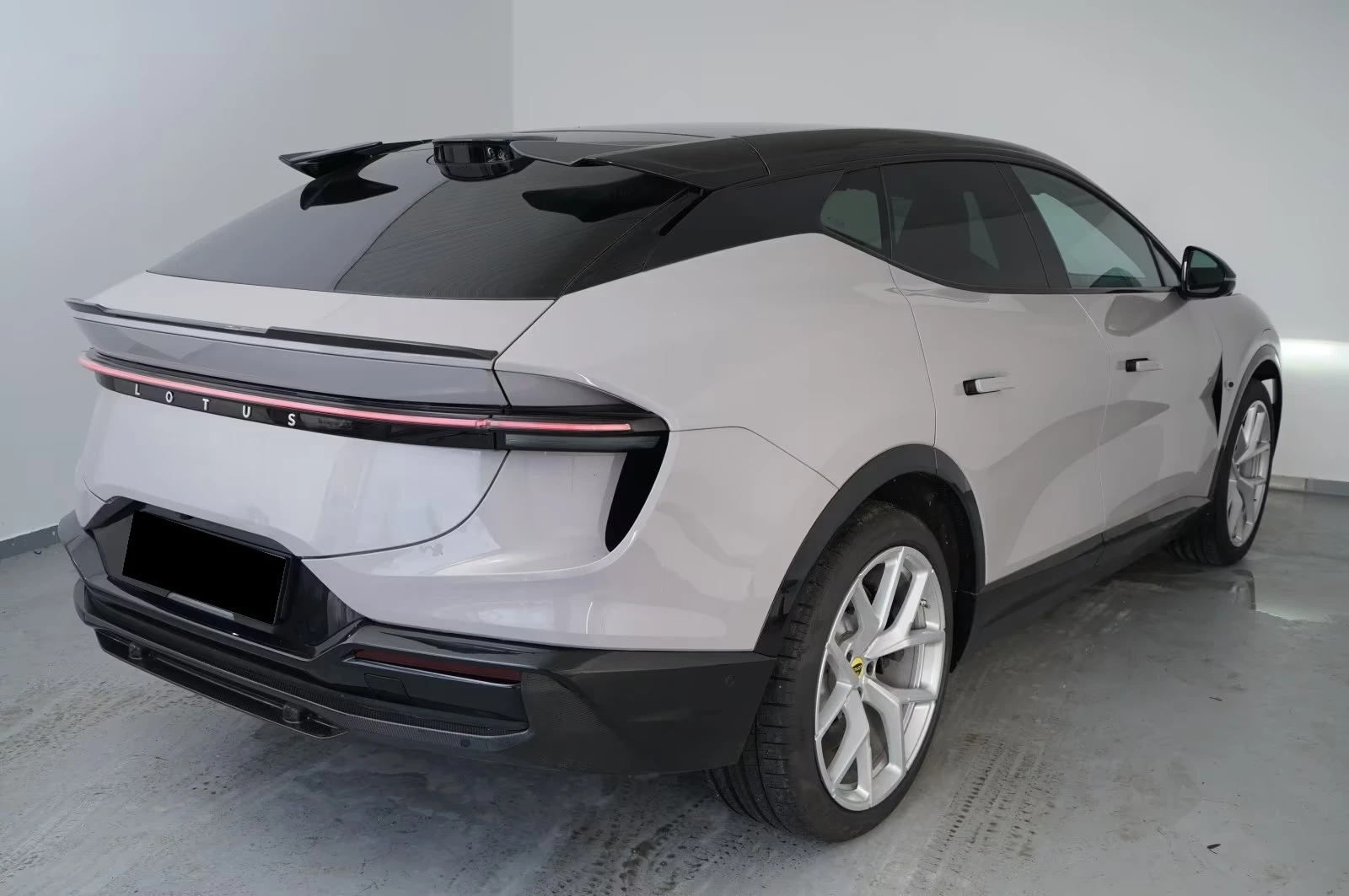 Lotus Eletre R/AHK/ACTIVE AERO/PANO, снимка 2 - Автомобили и джипове - 55229417