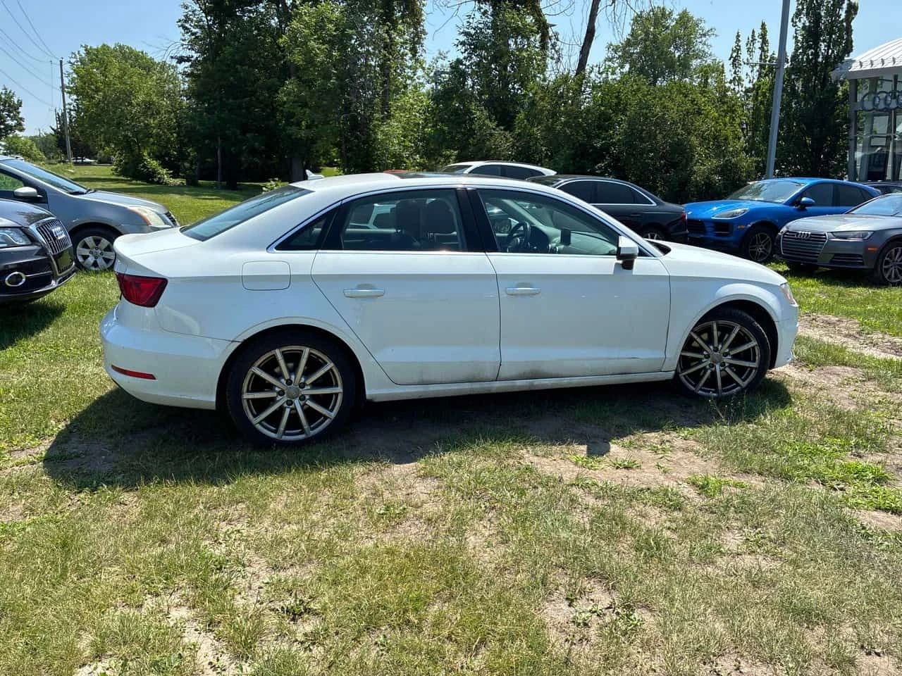 Audi A3 * 1.8T Progressiv* АВТОКРЕДИТ БЕЗ ПЪРВОНАЧАЛНА* , снимка 3 - Автомобили и джипове - 55498996
