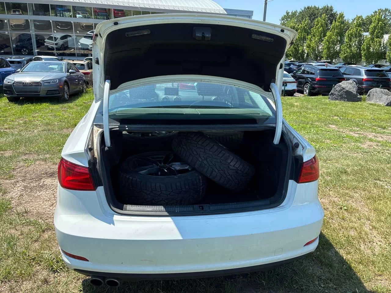 Audi A3 * 1.8T Progressiv* АВТОКРЕДИТ БЕЗ ПЪРВОНАЧАЛНА* , снимка 14 - Автомобили и джипове - 55498996