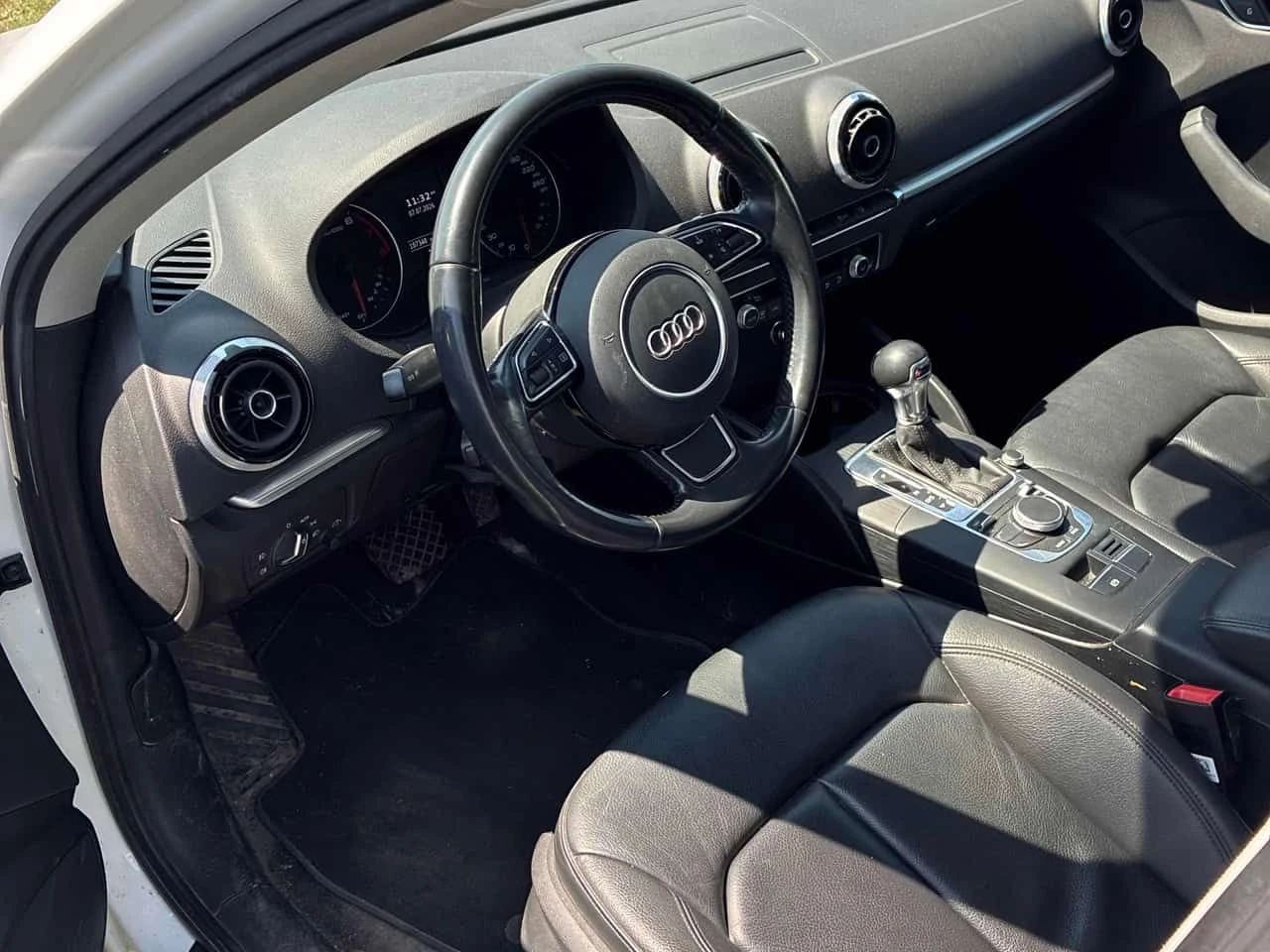 Audi A3 * 1.8T Progressiv* АВТОКРЕДИТ БЕЗ ПЪРВОНАЧАЛНА* , снимка 5 - Автомобили и джипове - 55498996