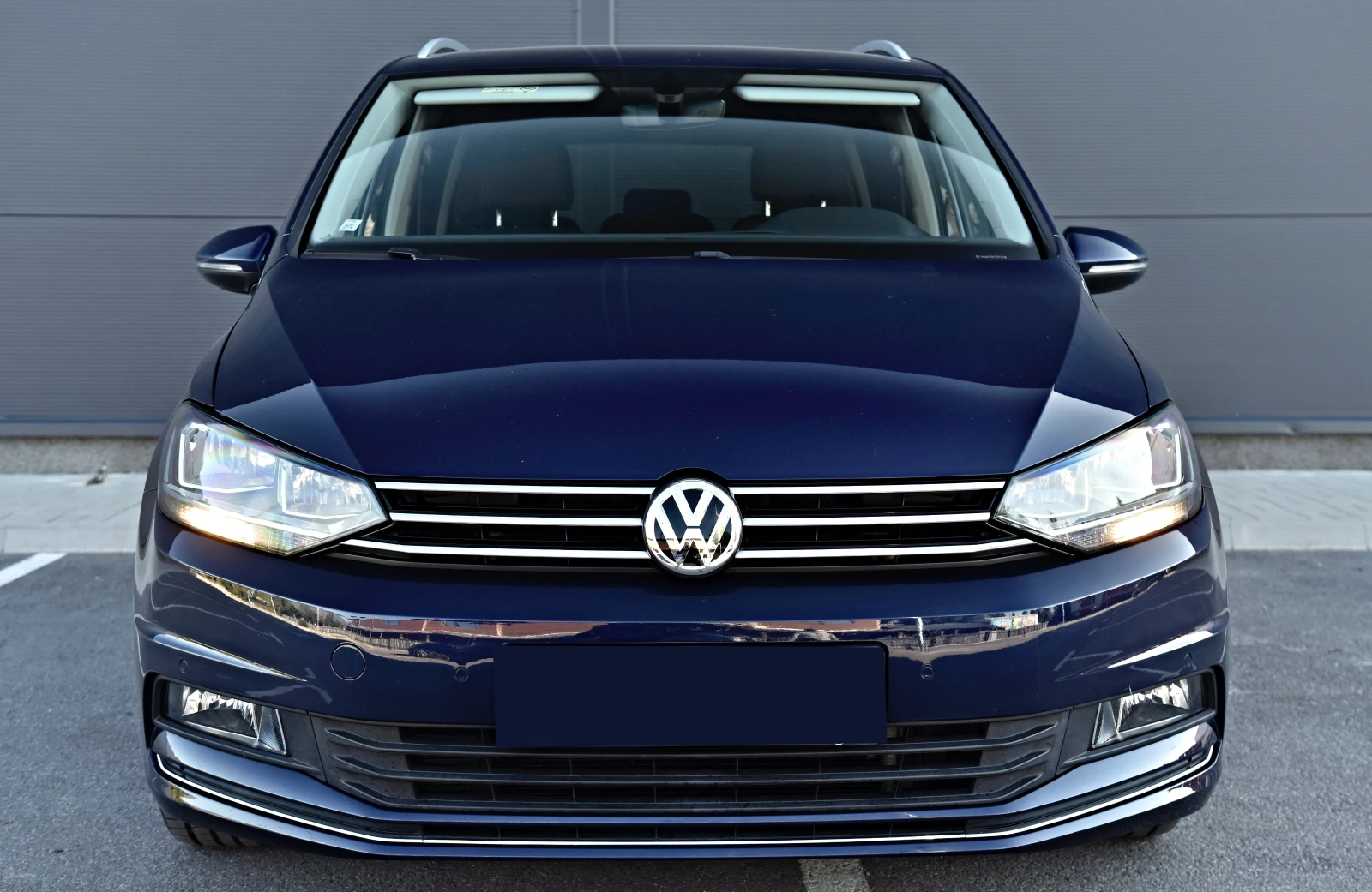 VW Touran 2.0TDI DSG 6+ 1места, снимка 2 - Автомобили и джипове - 55993870