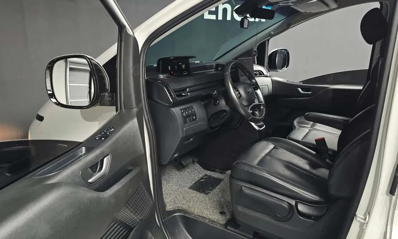 Hyundai Staria * Cargo 3 Seater* АВТОКРЕДИТ БЕЗ ПЪРВОНАЧАЛНА* , снимка 10 - Автомобили и джипове - 56180123