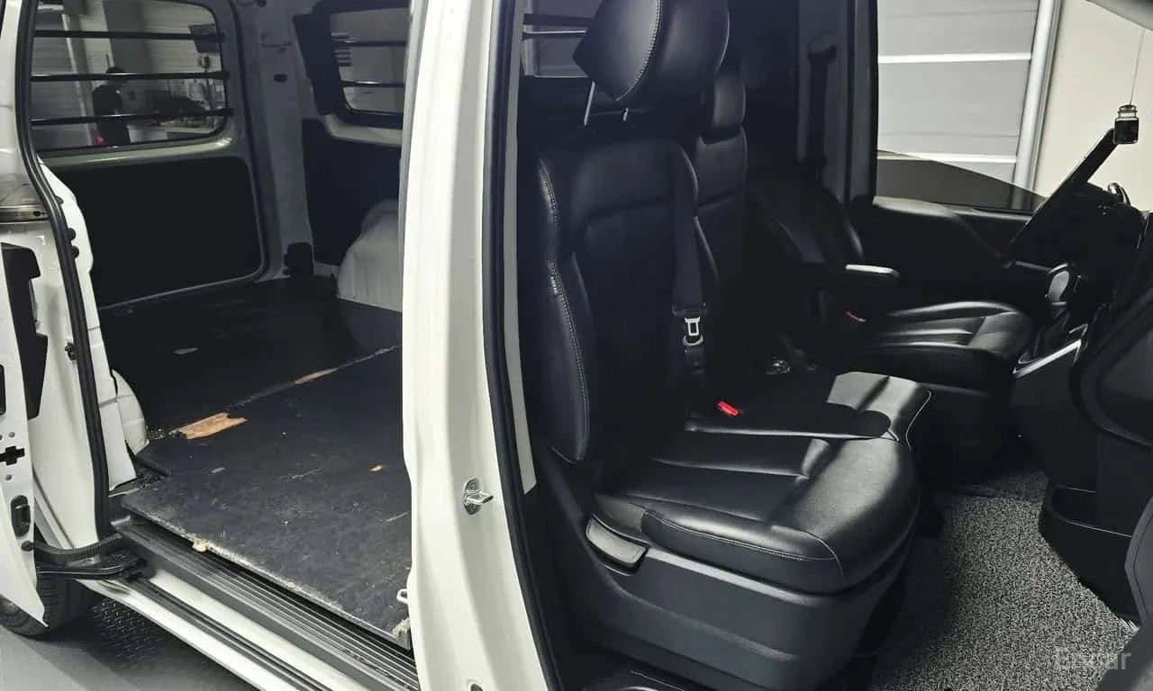 Hyundai Staria * Cargo 3 Seater* АВТОКРЕДИТ БЕЗ ПЪРВОНАЧАЛНА* , снимка 11 - Автомобили и джипове - 56180123