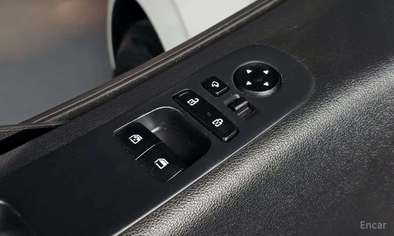 Hyundai Staria * Cargo 3 Seater* АВТОКРЕДИТ БЕЗ ПЪРВОНАЧАЛНА* , снимка 16 - Автомобили и джипове - 56180123