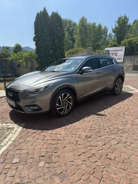  Infiniti Q30