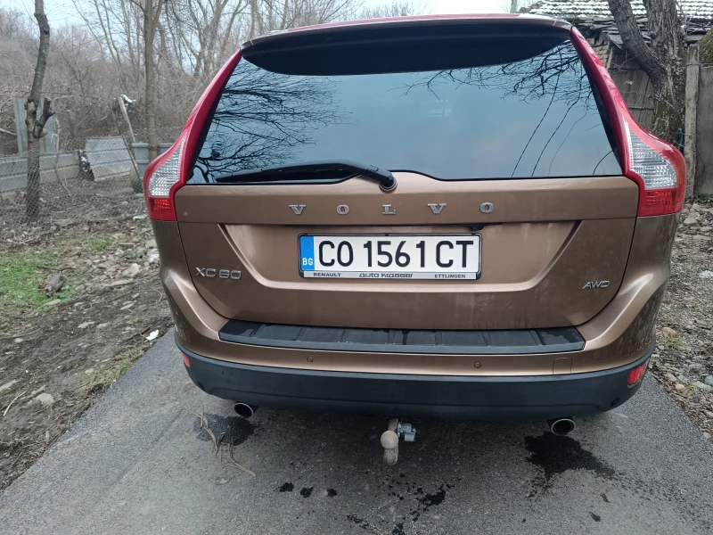 Volvo XC60 D5 AWD, снимка 4 - Автомобили и джипове - 52819733