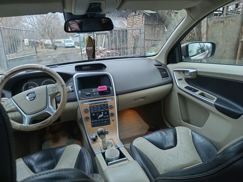 Volvo XC60 D5 AWD, снимка 9 - Автомобили и джипове - 52819733