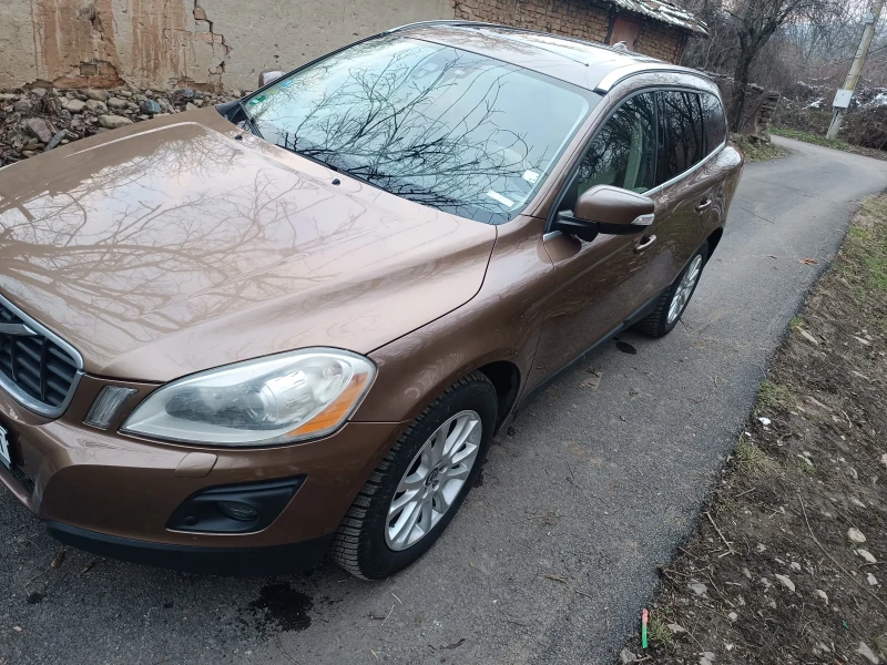 Volvo XC60 D5 AWD, снимка 2 - Автомобили и джипове - 52819733