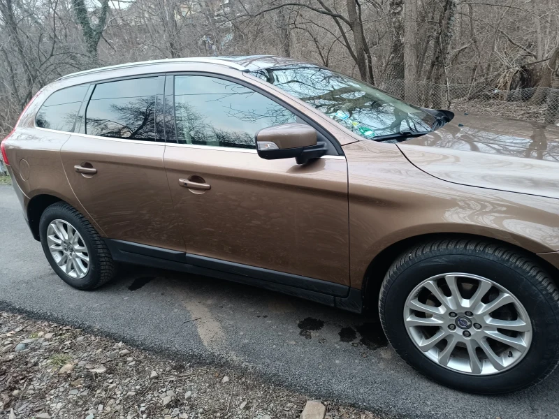 Volvo XC60 D5 AWD, снимка 5 - Автомобили и джипове - 52819733