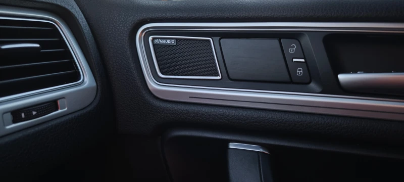 VW Touareg R-Line V6 TDI BMT 4MOTION, снимка 13 - Автомобили и джипове - 52432804