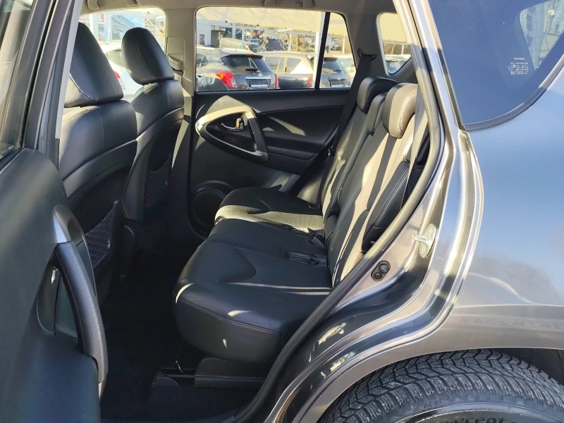 Toyota Rav4 2.2D-4D* 4X4* CROSSOVER* KOЖА* EURO5A* , снимка 10 - Автомобили и джипове - 52801881