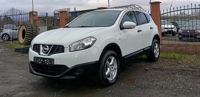 Nissan Qashqai 1.5 DCI, снимка 2 - Автомобили и джипове - 53384537