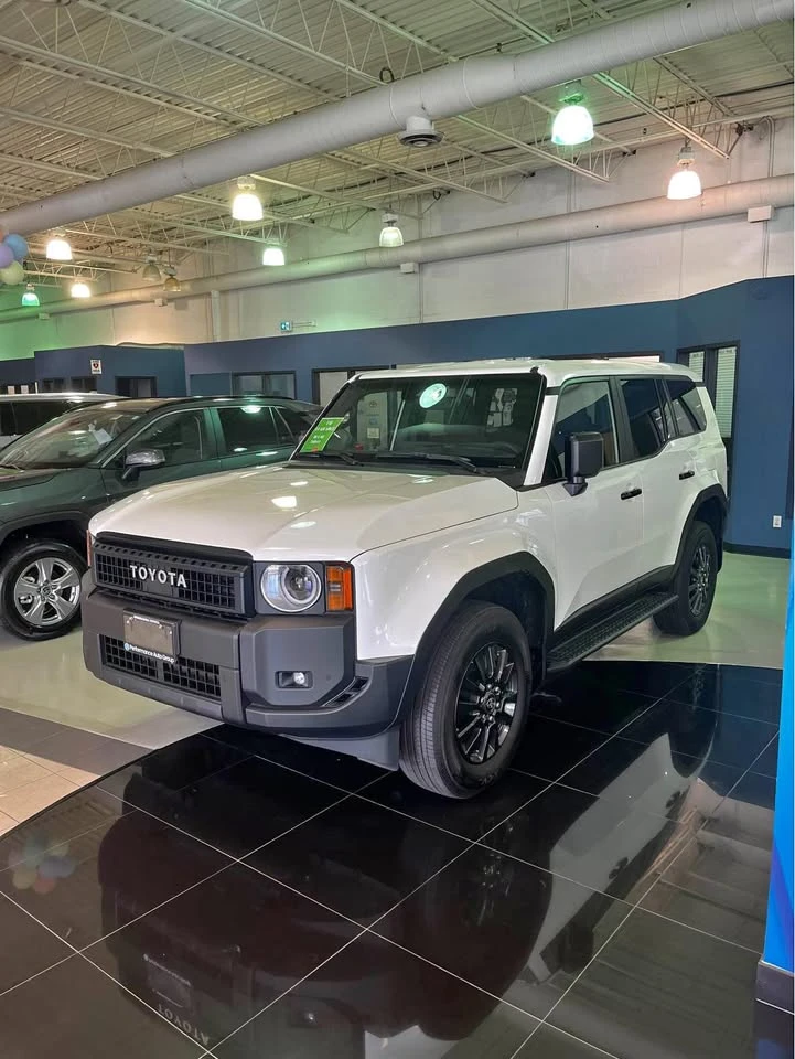Toyota Land cruiser * 4WD* * HeadUp* * АвтоКредит* (ЦЕНА ДО БГ) - 99999 лв. - 89863759 | Car24.bg