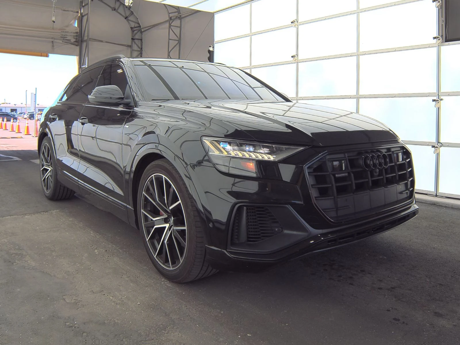 Audi Q8 PRESTIGE S-LINE* Матрикс* Bang&Olufsen 3D* Масаж*  - изображение 3