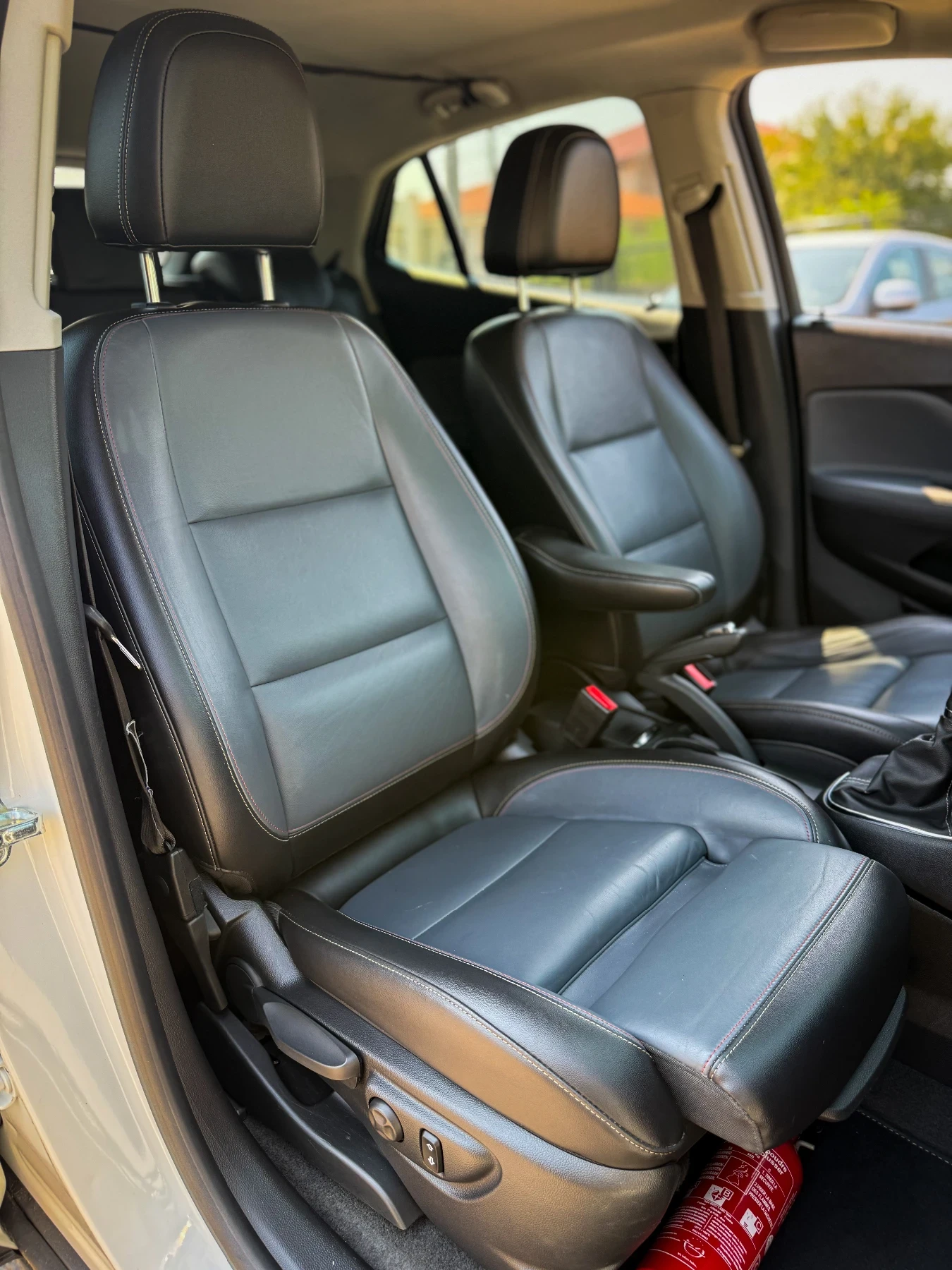 Opel Mokka 1.6 CDTi, снимка 8 - Автомобили и джипове - 55633745