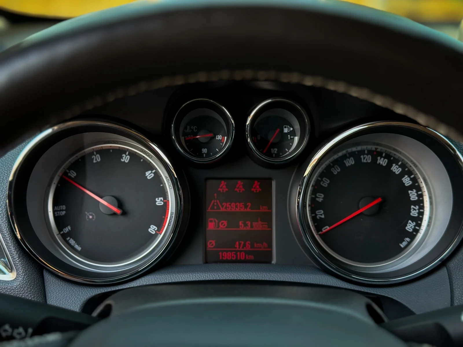 Opel Mokka 1.6 CDTi, снимка 11 - Автомобили и джипове - 55633745
