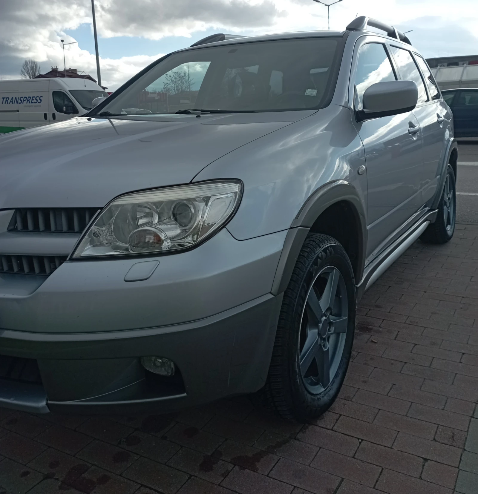Mitsubishi Outlander 2.4 Mivek 160к.с 4х4, снимка 7 - Автомобили и джипове - 54065204