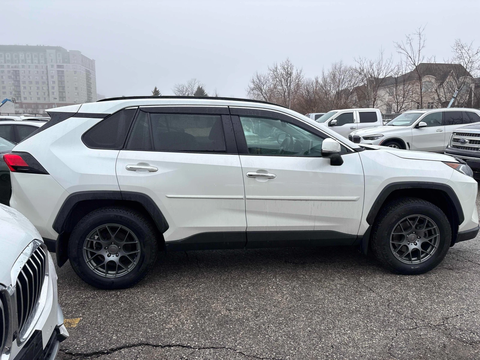 Toyota Rav4 LIMITED * * AWD * * CARFAX * * АВТО КРЕДИТ * * , снимка 4 - Автомобили и джипове - 53758840