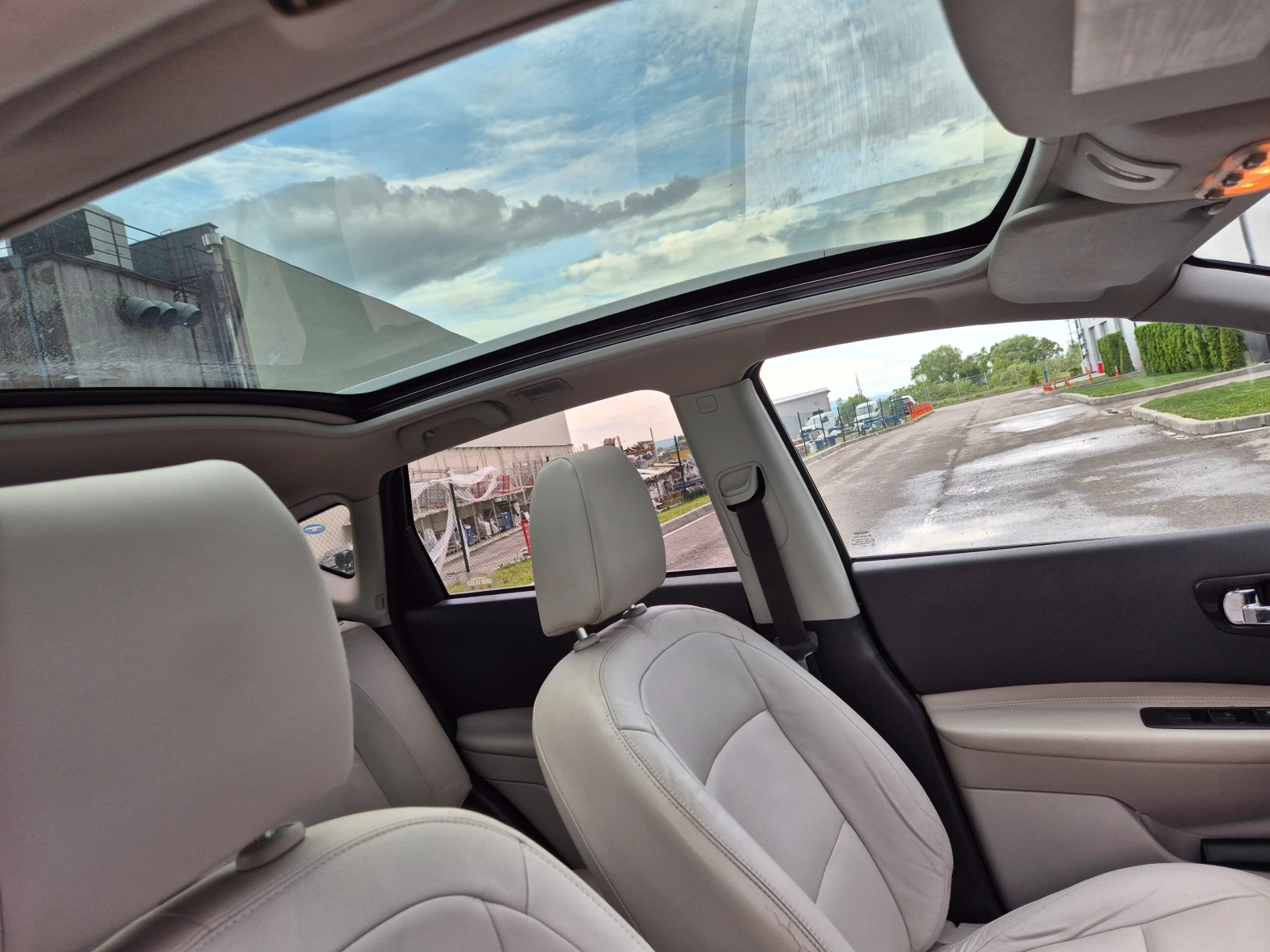 Nissan Qashqai 2.0i Avtomat Navi Koja 4x4 Швейцария , снимка 16 - Автомобили и джипове - 54620621
