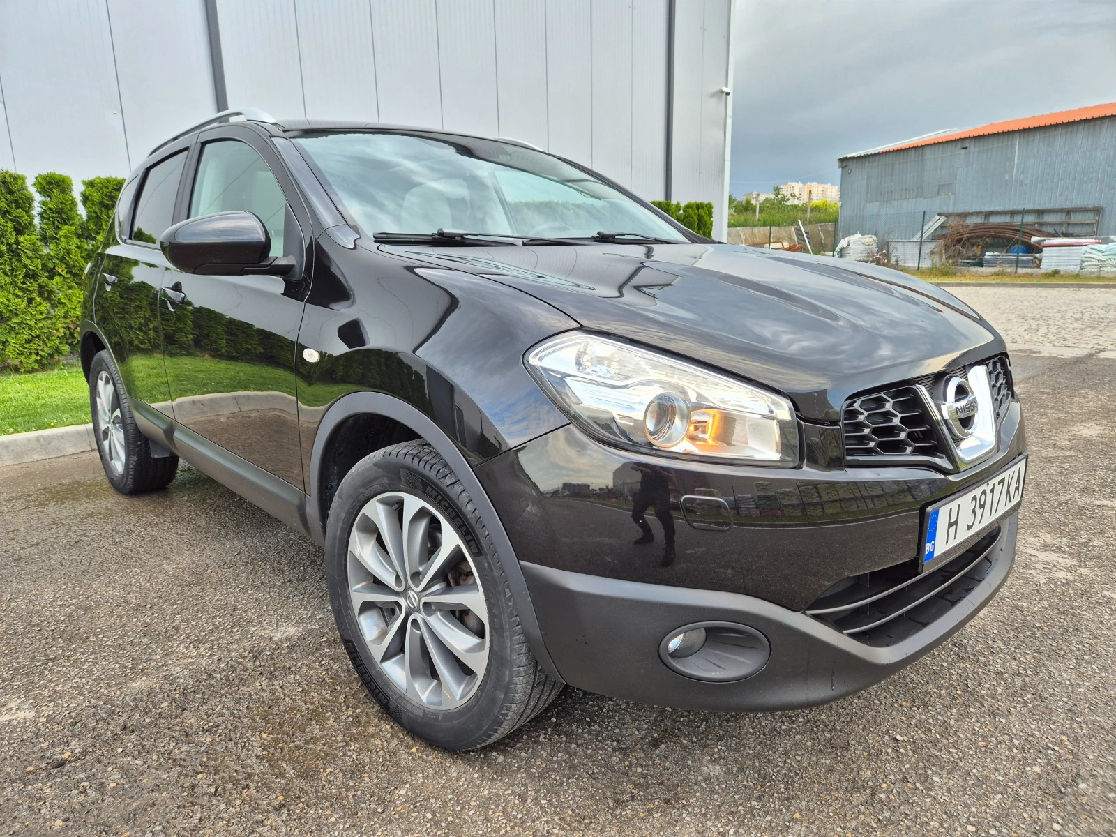 Nissan Qashqai 2.0i Avtomat Navi Koja 4x4 Швейцария , снимка 3 - Автомобили и джипове - 54620621