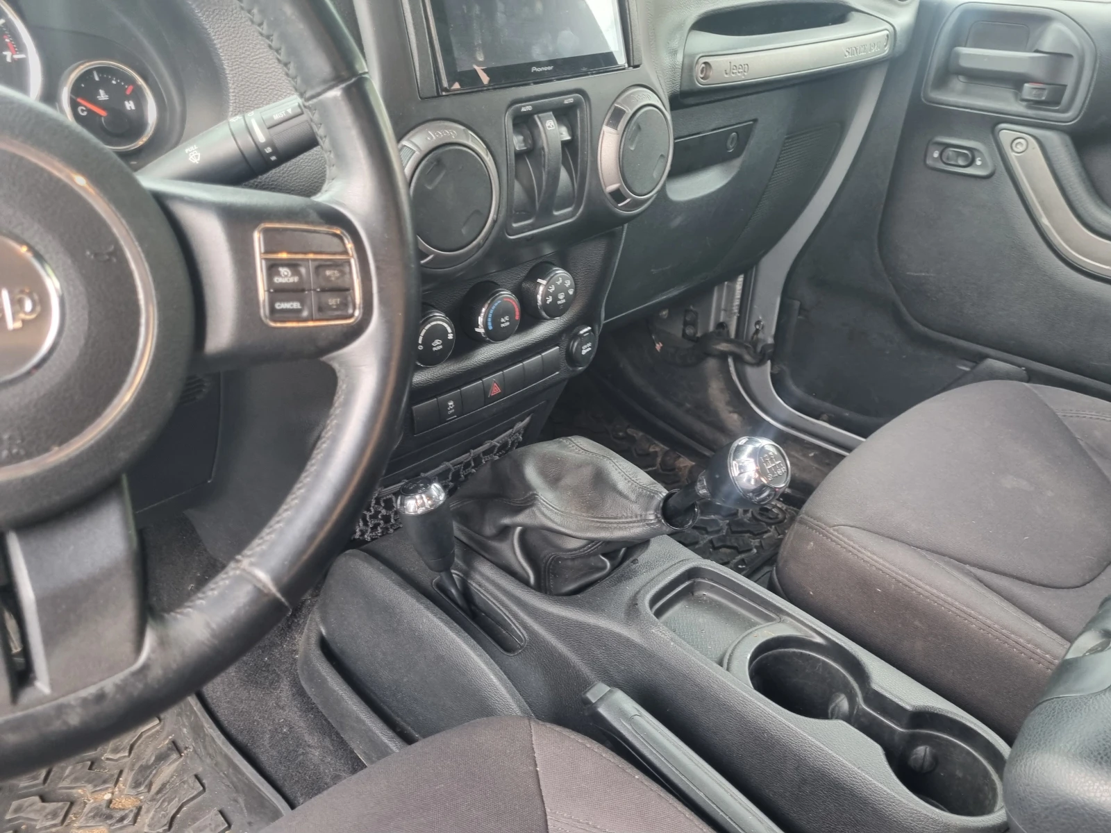 Jeep Wrangler, снимка 8 - Автомобили и джипове - 55656199