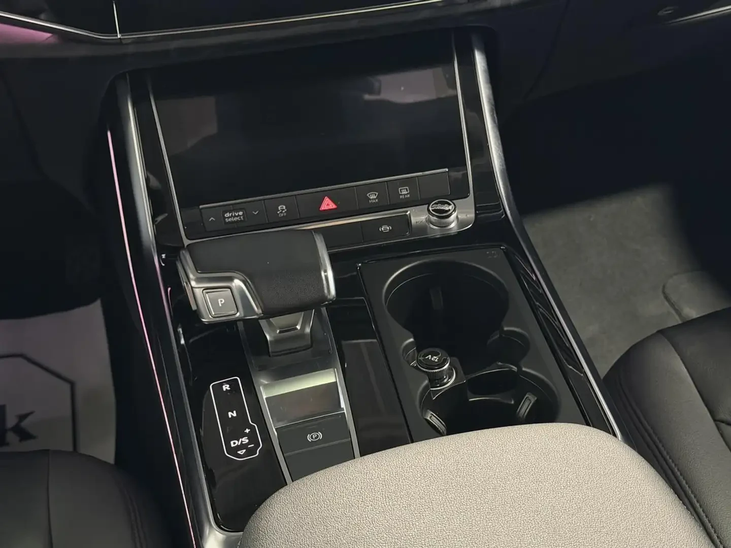 Audi Q7 55TFSI* MATRIX* S* LINE* 360КАМЕРА* ПАНОРАМА* , снимка 9 - Автомобили и джипове - 55751507