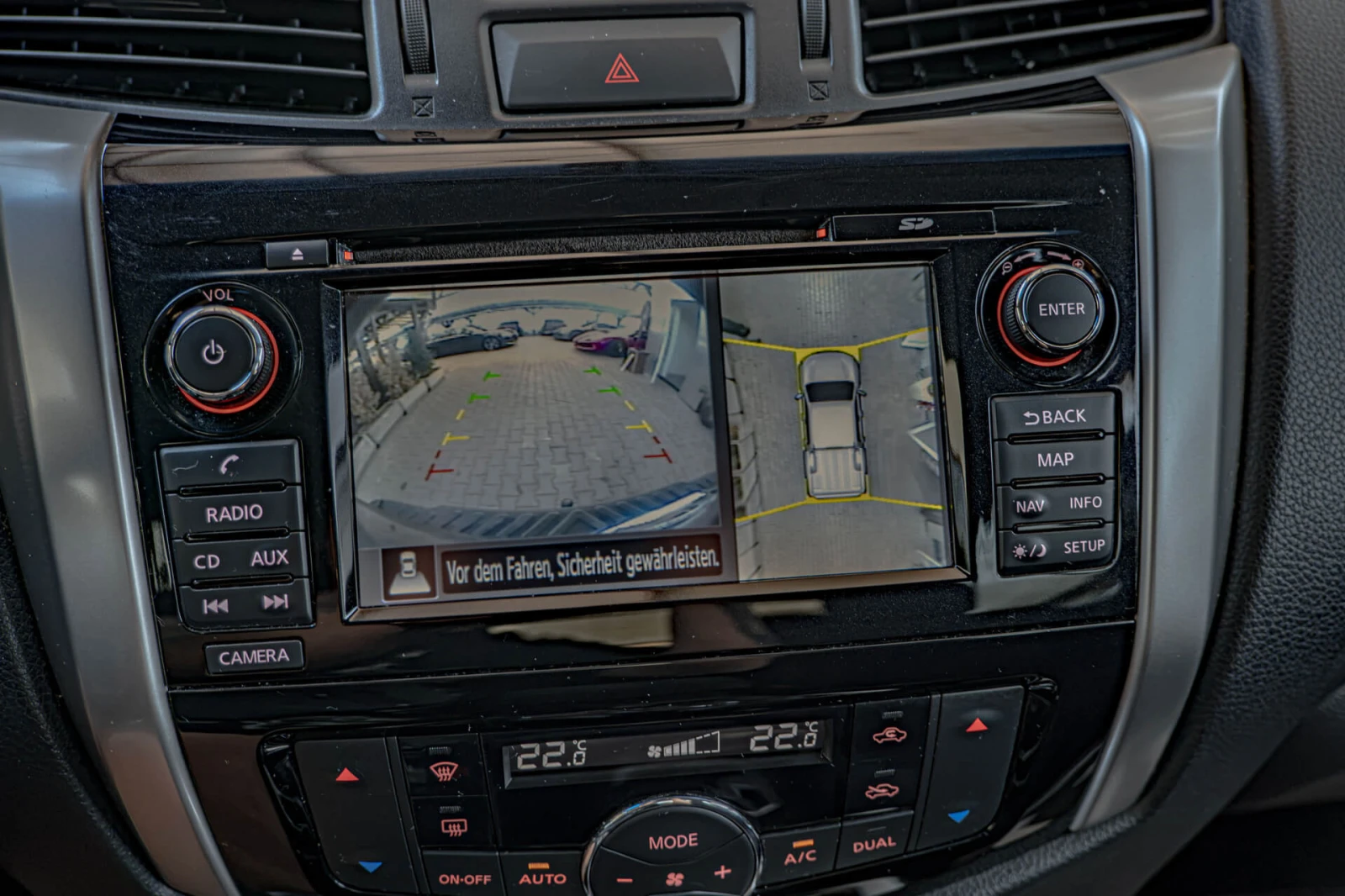 Nissan Navara NP300/Камера 360/Подгрев/AWD, снимка 13 - Автомобили и джипове - 56025693