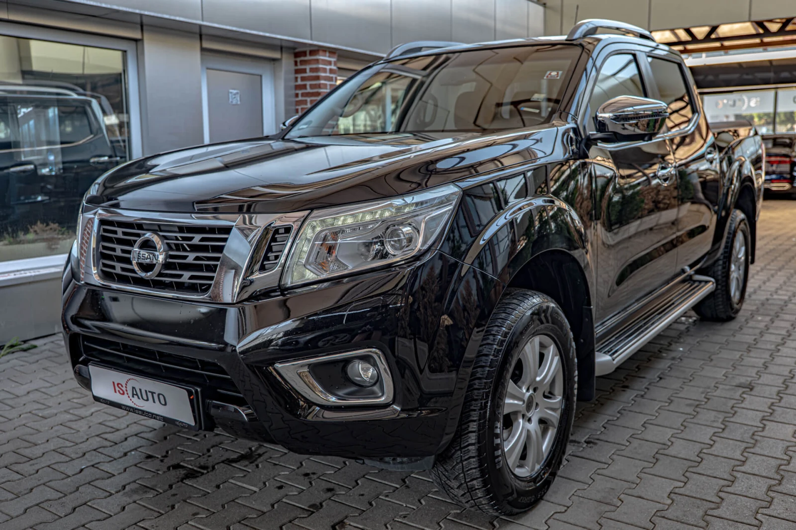 Nissan Navara NP300/Камера 360/Подгрев/AWD, снимка 3 - Автомобили и джипове - 56025693