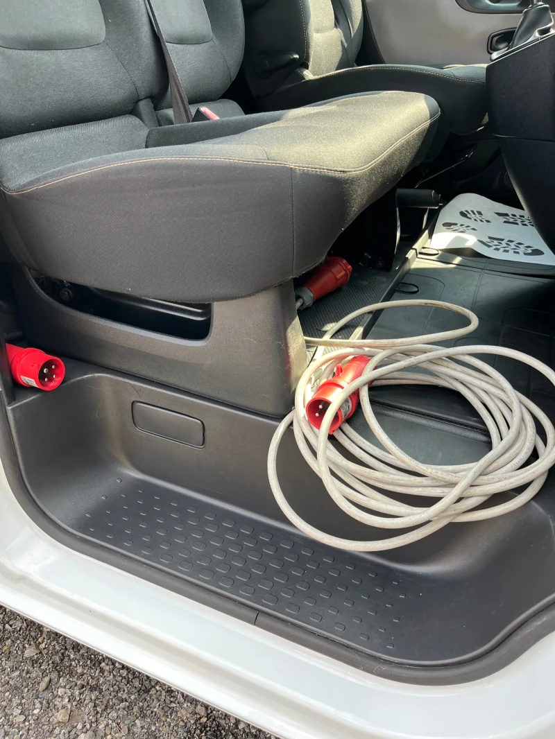 Renault Trafic 1.6 хладилен миносов, снимка 12 - Бусове и автобуси - 51284940