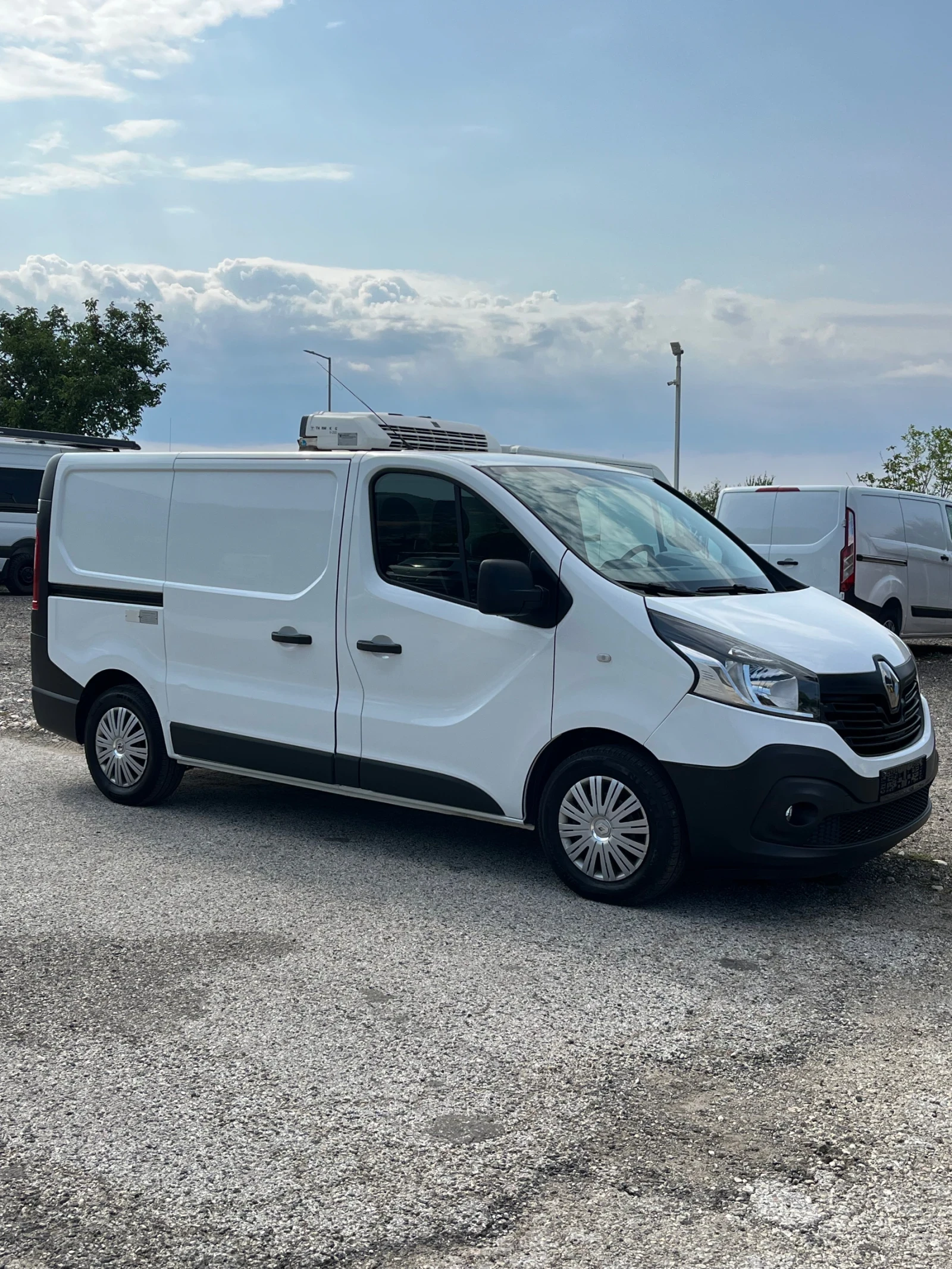 Renault Trafic 1.6 хладилен миносов, снимка 1