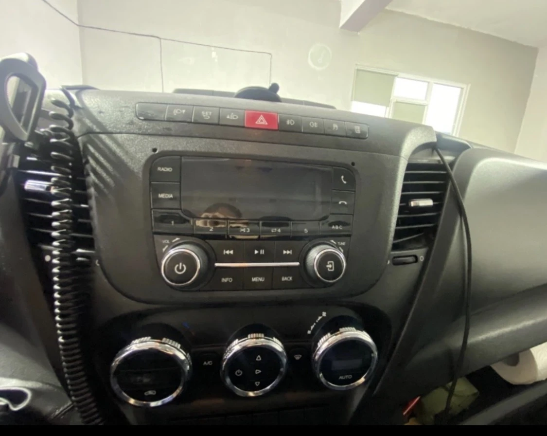 Iveco Daily, снимка 9 - Бусове и автобуси - 53858427