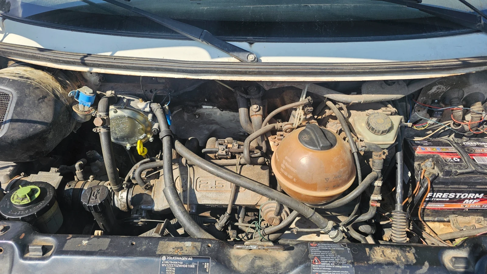 VW T4 2.5 бензин, снимка 8 - Бусове и автобуси - 53987049