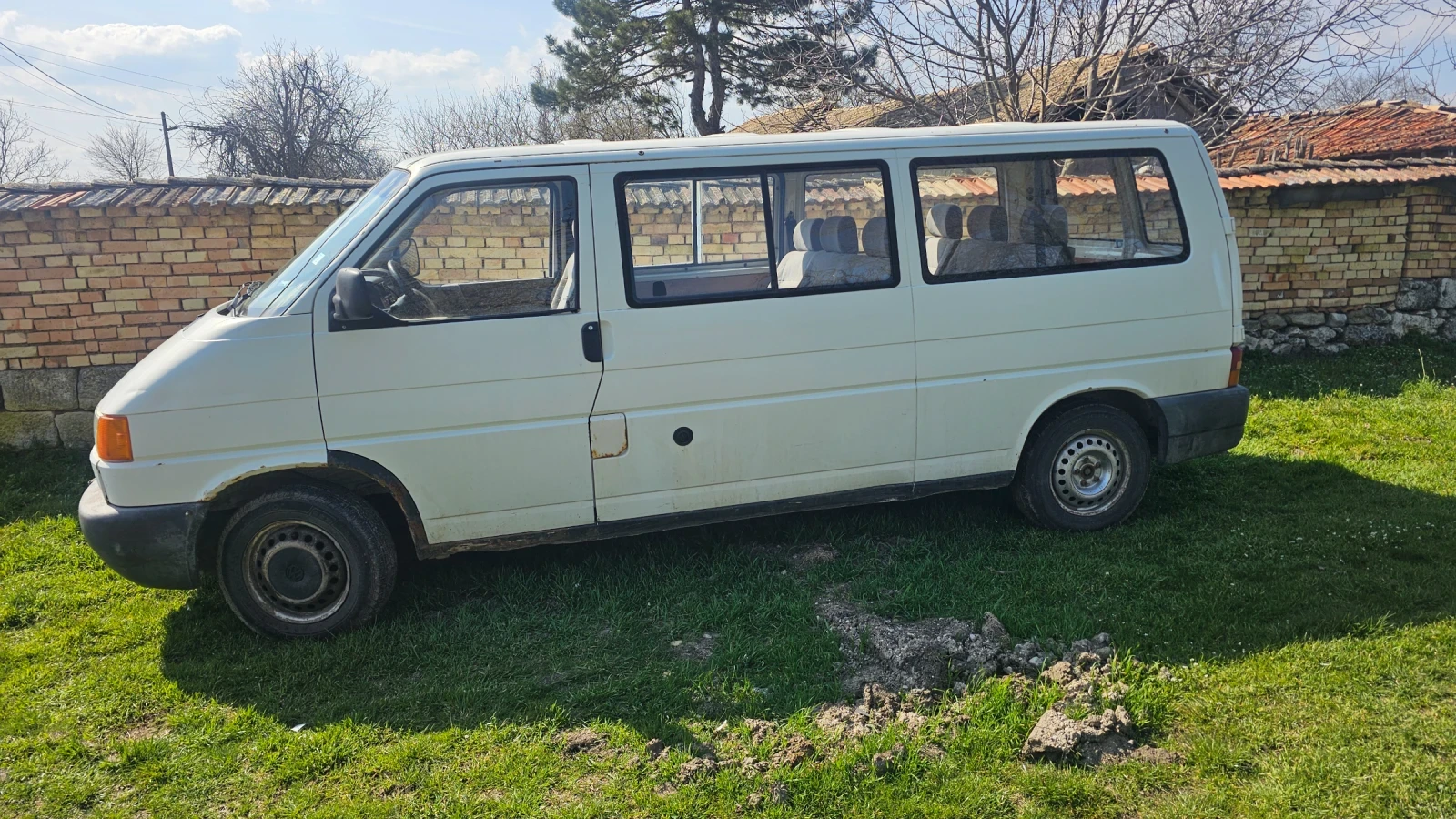 VW T4 2.5 бензин, снимка 2 - Бусове и автобуси - 53987049