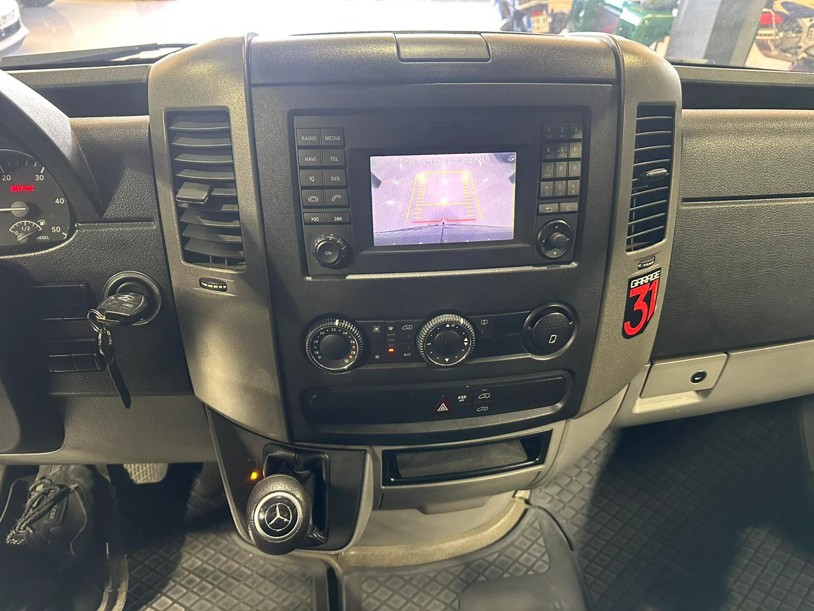Mercedes-Benz Sprinter 319 7G-Tronic, снимка 16 - Бусове и автобуси - 54560594