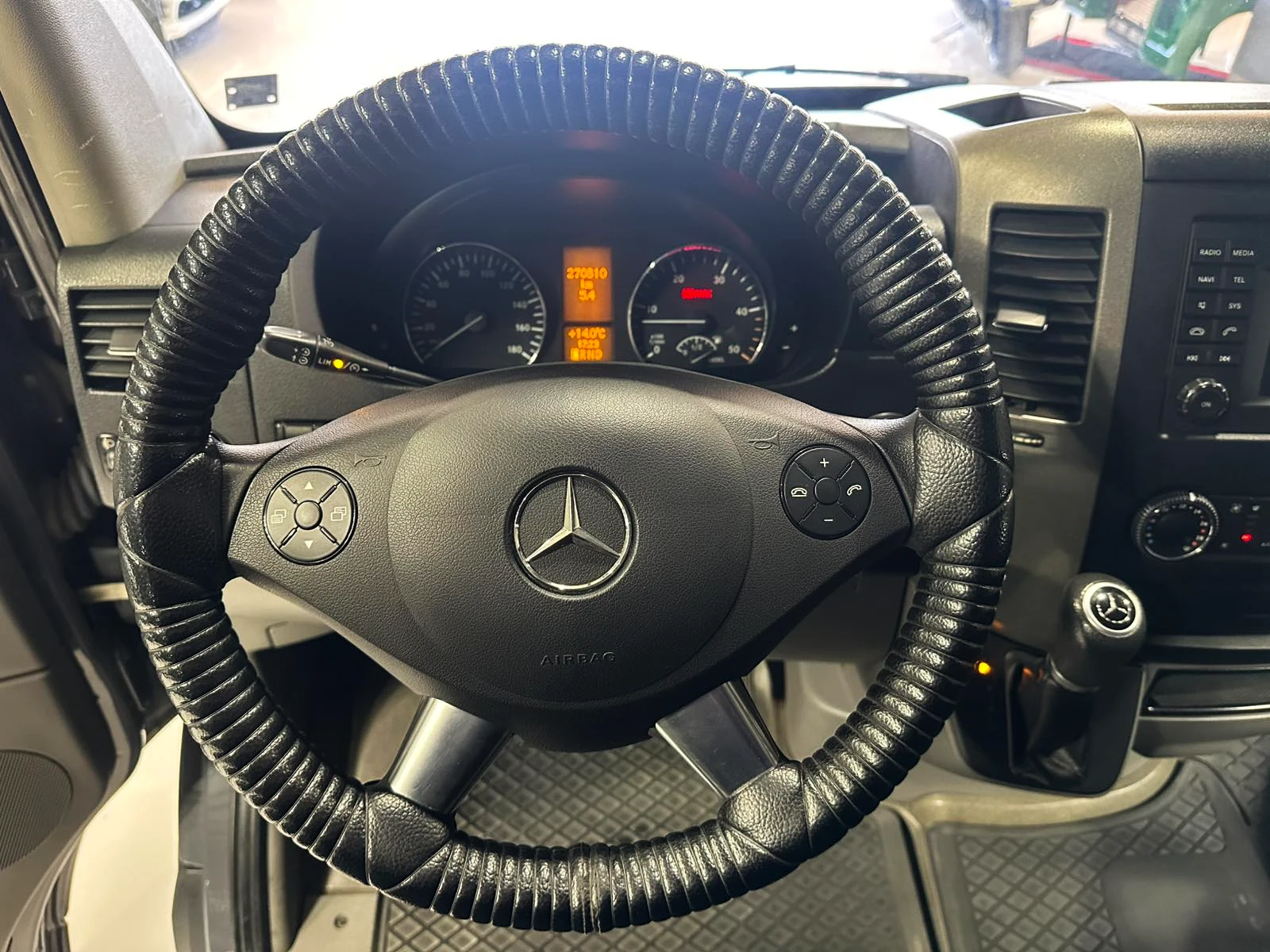 Mercedes-Benz Sprinter 319 7G-Tronic, снимка 14 - Бусове и автобуси - 54560594