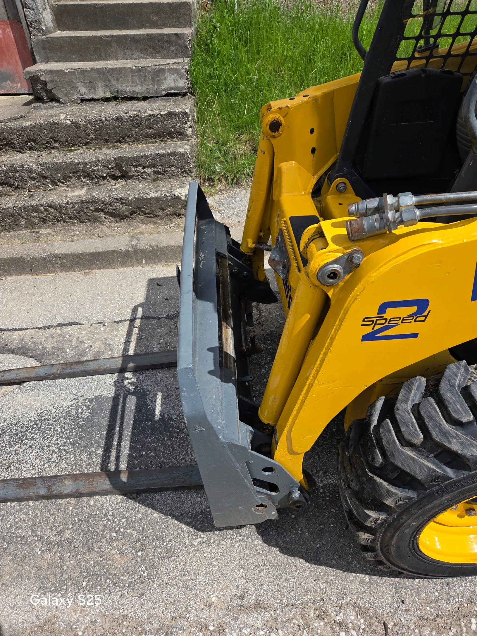 Мини челни товарачи Komatsu SK 714, снимка 8 - Индустриална техника - 54554879