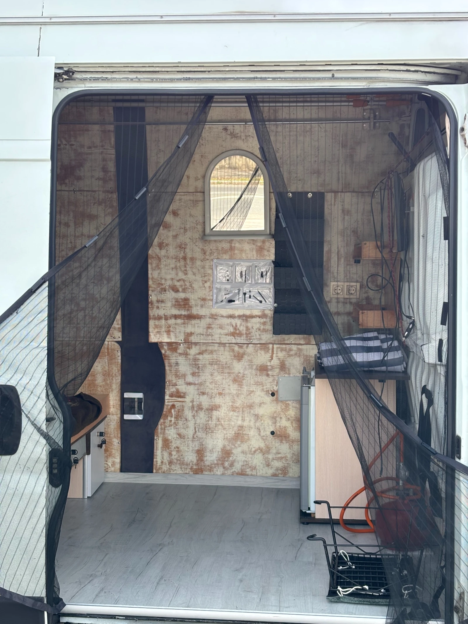 Кемпер Peugeot боксер, снимка 14 - Каравани и кемпери - 53911763