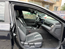 Toyota Camry SE HEV, снимка 13