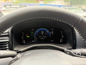 Toyota Camry SE HEV, снимка 17